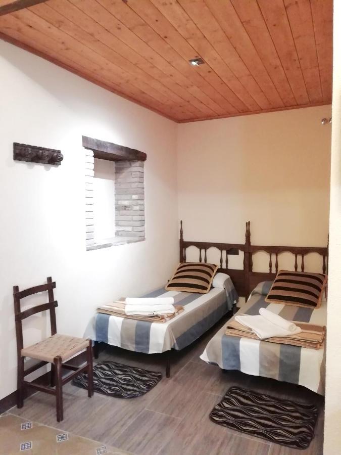 Отель Hostal Rural Mas Blanc San Martin de Centellas Экстерьер фото